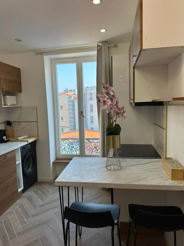 Moon - 43 Apartman Nizza